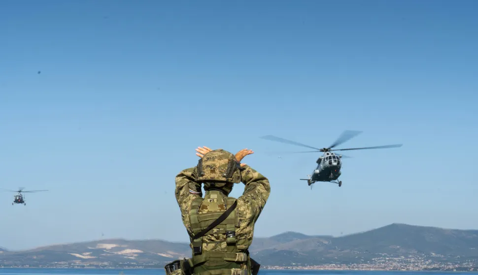 Suradnja vojske, HRZ-a i HRM-a: Uvježbavanja zračnog i amfibijskog desanta