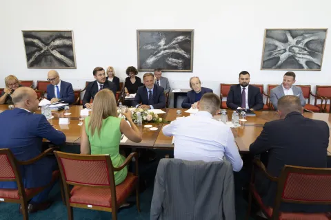 Zagreb, 09.09.2025 - Predsjednik Hrvatskog sabora Gordan Jandroković održao je sjednicu Predsjedništva Hrvatskoga sabora s predsjednicima klubova zastupnika. Tema sjednice je dnevni red predstojeće sjednice Hrvatskoga sabora. Na fotografiji Gordan Jandroković. foto HINA/ Daniel KASAP/ dk