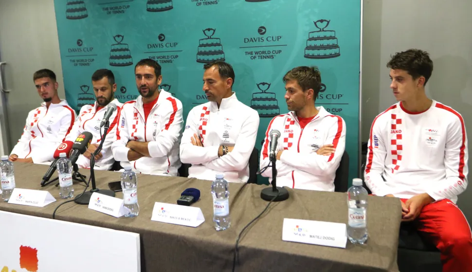 Osijek, 08. 09. 2025, SD Gradski vrt, press konferencija Hrvatske teniske reprezentacje uoči Davis Cup meča Hrvatska - Francuska. Dino Prižmić, Mate Pavić,Marin Čilič, Ivan Dodig, Nikola Mektić i Matej Dodig.snimio GOJKO MIITĆ