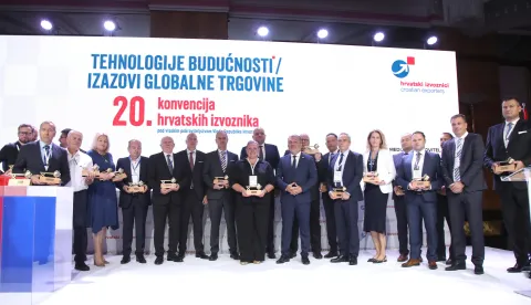 Zagreb, 08.09.2025 - 20. Konvencija hrvatskih izvoznika i 18. dodjela nagrada Zlatni ključ najboljim hrvatskim izvoznicima u 2024. godini. Na fotografiji dobitnici.foto HINA/ Denis CERIĆ /dc