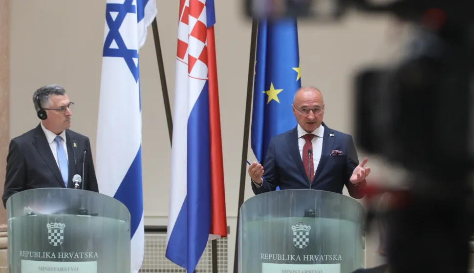 Zagreb, 09.09.2025 - Zajednička konferencija za medije ministra vanjskih poslova Države Izrael Gideona Moshea Sa'ara i ministra vanjskih i europskih poslova Republike Hrvatske Gordana Grlića Radmana. Na fotografiji Gideon Moshe Sa'ar, Gordan Grlić Radman.foto HINA/ Denis CERIĆ /dc