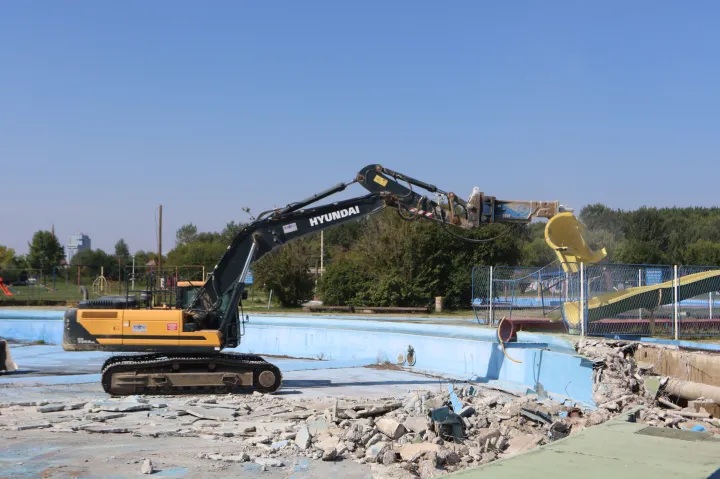 Osijek, 09. 09. 2025, Kopika (prilaz od nasipa u Tvrđavicu, prvo skretanje lijevo). Početak druge faze rekonstrukcije Copacabene, Ivan Radić...snimio GOJKO MITIĆ