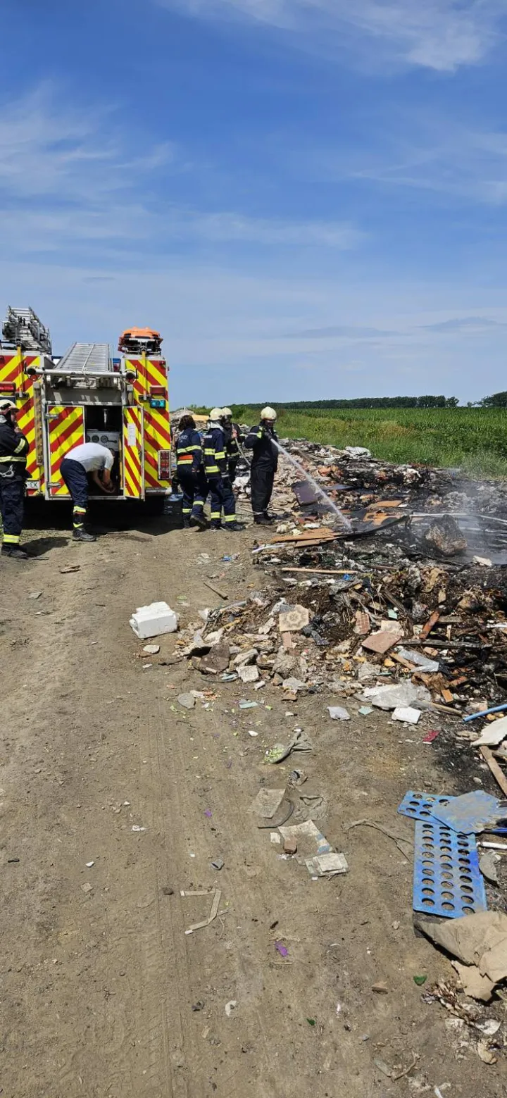 SEMELJCI - Neovlašteni skupljači s 15kamiona otpada na - cestuRUJAN 2025.