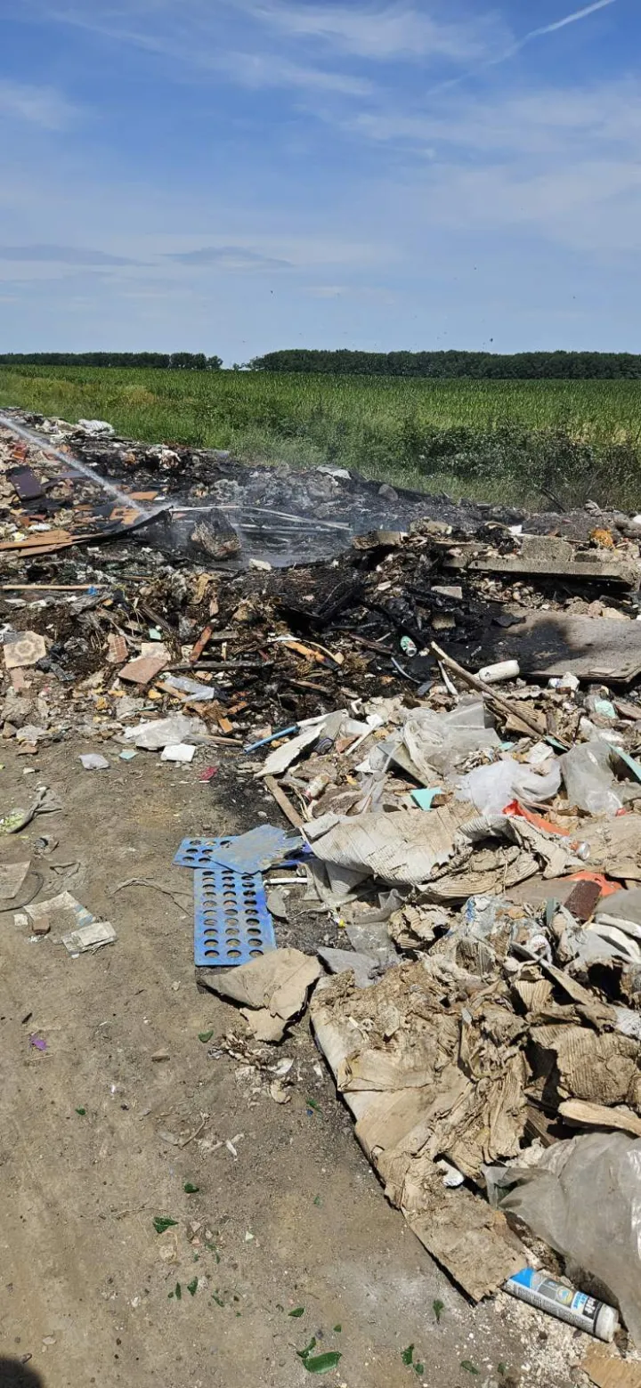 Semeljci - Neovlašteni skupljači s 15 kamiona otpada na - cesturujan 2025.