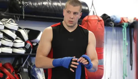 Osijek, 14. 05. 2024., Radiceva ulica, KBK Sveti Duh, boks, Luka Pratljacic, zagrijavanje, sparingSNIMIO BRUNO JOBST