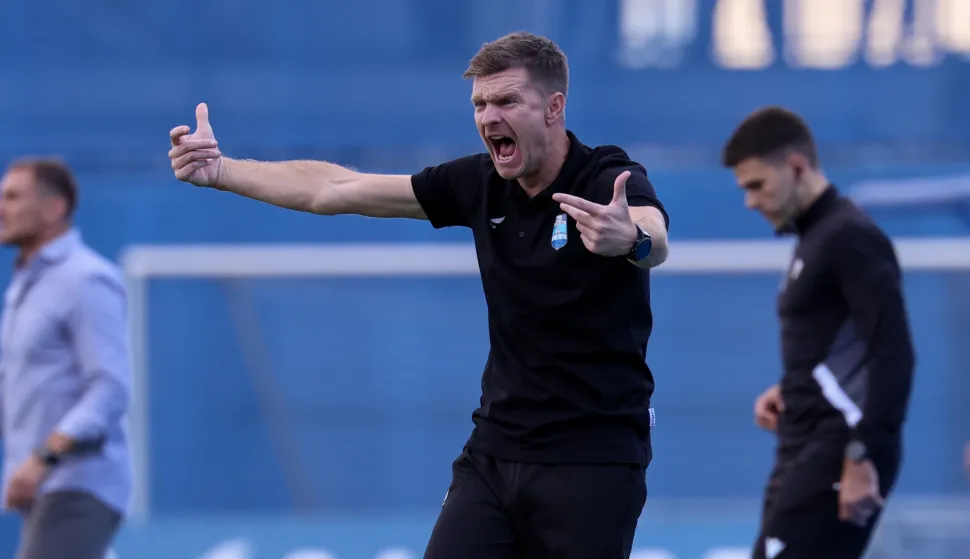 Zagreb, 31.08.2025 - Utakmica 5. kola Prve HNL između NK Lokomotive i NK Osijeka. Na slici trener NK Osijkea Simon Rožman.foto HINA/ Damir SENČAR/ds