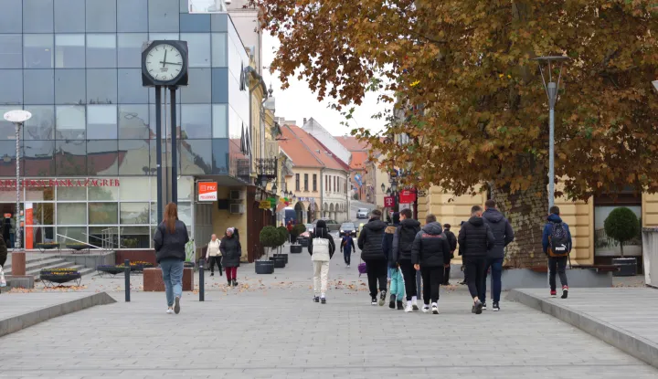 Vukovar, 14. 11. 2024., Vukovar - reportaža, vodotoranj, pastoralni centar, imena poginulih ploča, hotel Dunav, centar grada, memorijalno grobljeSNIMIO BRUNO JOBST