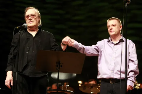 29.04.2008., Zagreb - Koncert Arsena Dedica u KD Vatroslav Lisinski. Arsen i Matija Dedic Photo: Sanjin Strukic/PIXSELL