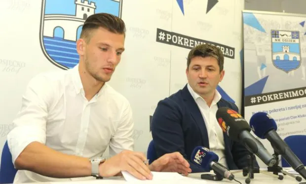 OSIJEK, 12. 06. 2016, STADION GRADSKI VRT. POTPISIVANJE UGOVORA IZMEĐU NK OSIJEK I BORNA BARIIĆ.snimio GOJKO MITIĆ