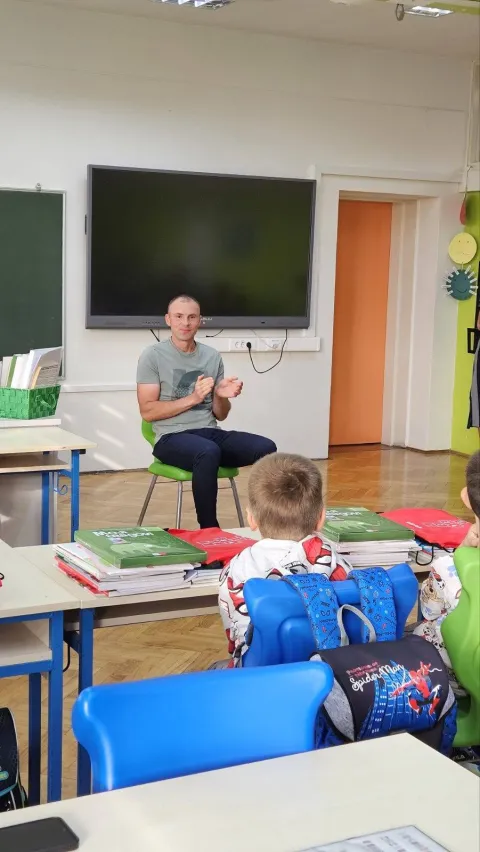 Općina Vladislavci darivala je prva&scaron;iće i djecu u vrtiću povodom nove &scaron;kolske i pred&scaron;kolske godine.
