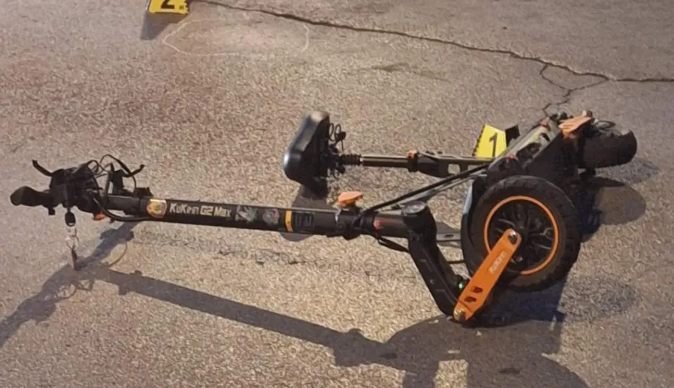 Dječak (14) se zabio električnim romobilom u automobil u osječkoj Retfali