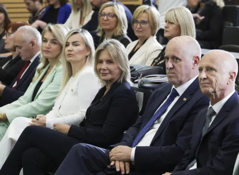 Zagreb, 11.09.2025. - Otvorenje jubilarnog 5. izdanja sajma i konferencije ArhiBau.&nbsp;Na fotografiji Nikolina Brnjac, Martina Ciglević, Marijana Čagalj, Branko Bačić, Tomislav Petrinec. foto HINA/ Lana SLIVAR DOMINIĆ/ lsd
