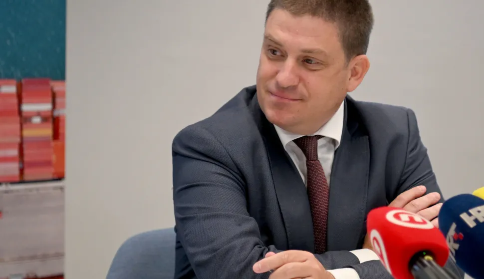 RIJEKA, 10. 09. 2025. OLEG BUTKOVIČ, Svečano predstavljanje prvog kontejnerskog broda "Al Jasrah" i početak komercijalnih operacija na kontejnerskom terminalu Rijeka Gateway, Kontejnerski terminal RGW, Zagrebačka obala, TOMISLAV ROSANDIĆ, PETER CIRFITSEN, OLEG BUTKOVIĆ, DENIS VUKOREPA, JOHAN SIGAGAARD, Kapetan YURIY KATAYEV  SNIMIO: VEDRAN KARUZA