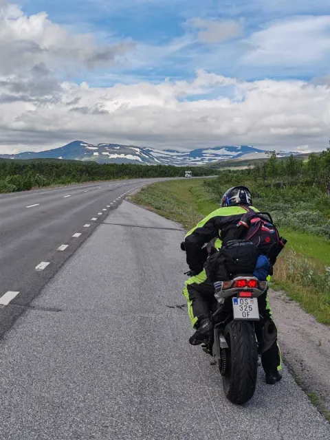 Dva Osječanina, lege jo&scaron; iz &scaron;kolskih klupa, na motociklima &ldquo;Suzikama&rdquo; stigla sve do Nordkappa