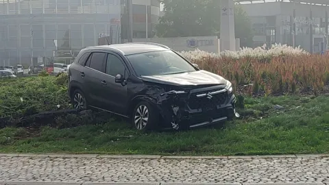 Sudar u kružnom toku na Čepinskoj u Osijeku