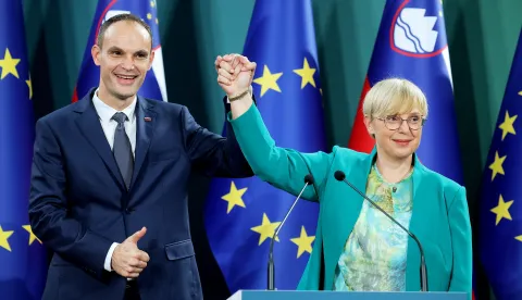 Ljubljana, 23.10.2022 - Nekadašnji slovenski ministar vanjskih poslova Anže Logar osvojio je najviše glasova u prvom krugu predsjedničkih izbora u Sloveniji u nedjelju, pokazali su neslužbeni rezultati nakon što su prebrojani gotovo svi glasovi, ali nedovoljno da bi izbjegao drugi krug u kojem će se naći s Natašom Pirc Musar. Na slici Anže Logar i Nataša Pirc Musar.foto HINA/ STA/ Danijel Novakovič/ ds
