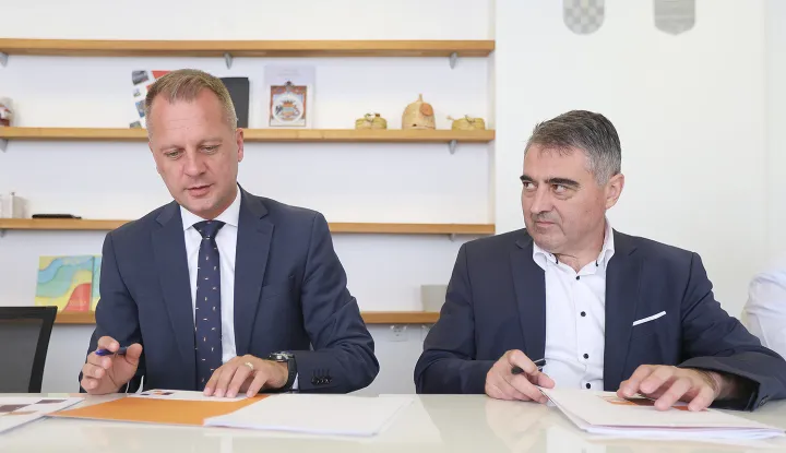 Potpis ugovora, Virovitičko-podravska županija i Čazmatrans