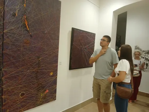 ĐakovoMuzej ĐakovštineRujan 2025.Izložba Network - niti postojanja, autorie Marijane Pažin-Ivešić