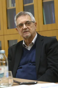 Osijek, 19. 10. 2022, GISKO, u povodu Mjeseca hrvatske knjige 2022. Otvorenje izlozbe i knjizevna vecer s Josipom Cvenicem pod nazivom "I sve pustis niz rijeku" - prica o Josipu Cvenicu. Uz autora, na knjizevnoj veceri sudjelovala je prof.dr.sc Helena Sablic Tomic.snimio GOJKO MITIĆ