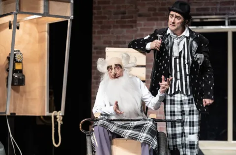 Zagreb, 14.09.2025 - Kultni strip Alan Ford, koji je obilježio mladost i humor generacija, uskoro će premijerno zaživjeti na sceni Satiričkog kazališta Kerempuh u režiji Marija Kovača poznatog po strasti prema pop-kulturi i stripovskoj estetici, kojemu je, kako sam ističe, ova predstava bila davna želja. Na slici scena sa kostimirane probe predstave "Alan Ford", Tomislav Štriga (Broj 1), Tarik Filipović (Sir Oliver).foto HINA/ Damir SENČAR/ ds