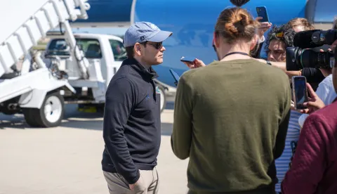 JERUZALEM, 14. rujna 2025. (Hina/AFP) - Američki državni tajnik Marco Rubio započeo je u nedjelju posjet Izraelu, nakon što je izrazio nepokolebljivu podršku Trumpove administracije svojem savezniku u ratu s Hamasom nakon napada na Katar koji je izazvao međunarodne kritike Izraela. 