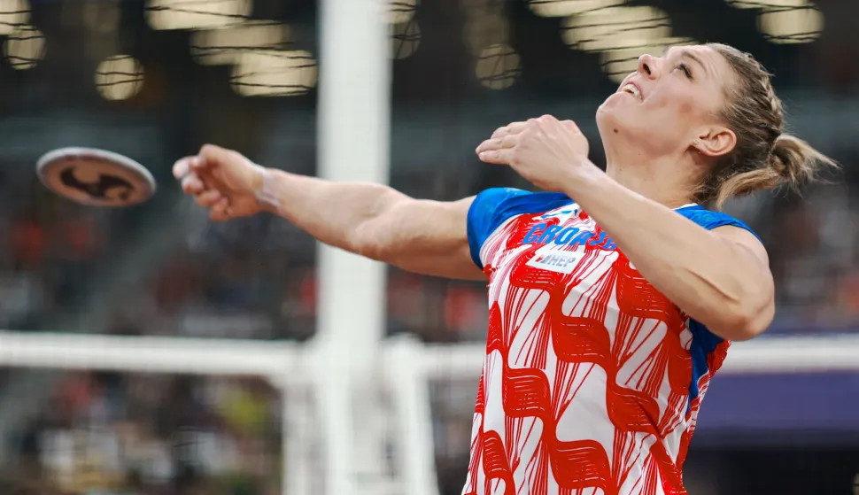 epa12375701 Sandra Elkasevic of Croatia competes in the Women's Discus Throw final at the World Athletics Championships 2025 in Tokyo, Japan, 14 September 2025. EPA/ALEX PLAVEVSKI