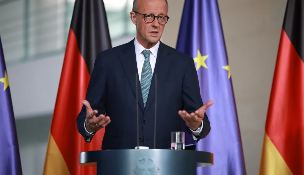 epa12268943 German Chancellor Friedrich Merz delivers a statement at the chancellery following a meeting of the government's security cabinet in Berlin, Germany, 28 July 2025. EPA/CLEMENS BILAN