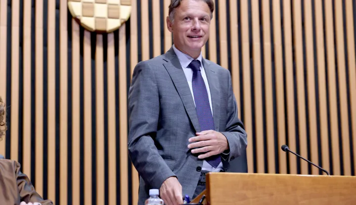 08.07.2025., Zagreb - Sabor 6. sjednicu nastavlja izlaganjem zastupnickih stajalista nakon kojih slijedi rasprava o Konacnom prijedlogu zakona o pravnim osobama u vlasnistvu Republike Hrvatske. Photo: Patrik Macek/PIXSELL