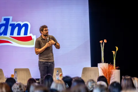 U subotu 13. rujna u Čepinu je održana peta dm ženska konferencija koja je okupila vi&scaron;e od 350 žena s ciljem edukacije, osnaživanja i povezivanja.
