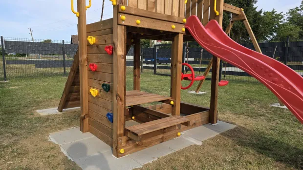 Drveno dječje igralište za zabavu na otvorenom