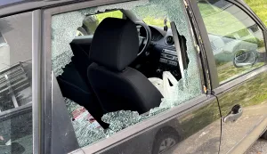 Tijekom vikenda provaljeno u više automobila, lopovi nepoznati