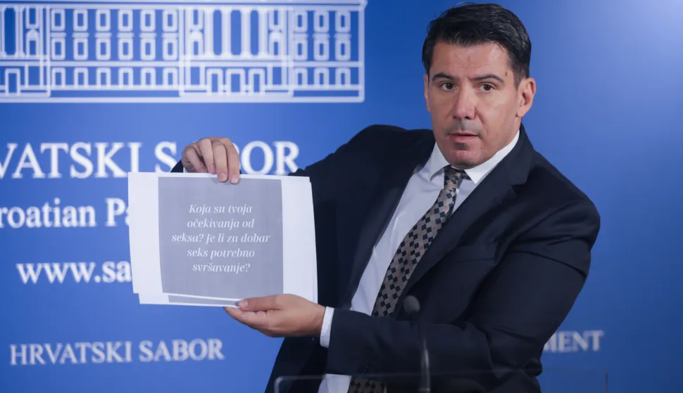 Zagreb, 15.09.2025. - Saborski zastupnik Nikola Grmoja osvrnuo se na prijedlog o uvođenju seksualnog odgoja u zagrebačke škole.Na fotografiji Nikola Grmoja.foto HINA/ Edvard ŠUŠAK/ es