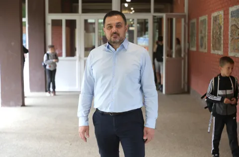 Kako spriječiti zloporabu pametnih telefona na nastavi? Ravnatelji rezolutni: Upotrebu mobitela ograničiti!