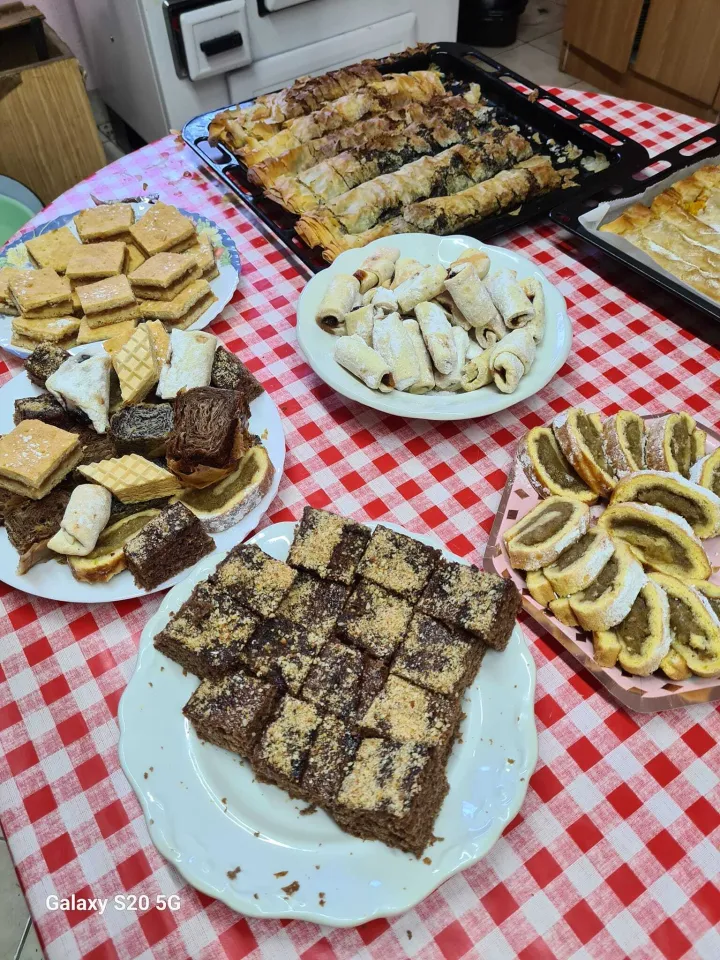 Kolači na Mašinom satnuustupljeno