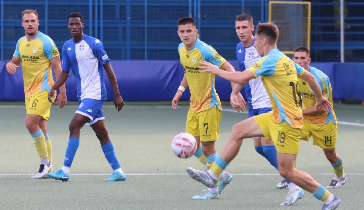 Bijelo Brdo, 13. 09. 2025, Igralište u Bijelom Brdu. Nogomet, BSK- Jarun (Zagreb), SuperSport Prva liga.snimio GOJKO MITIĆ