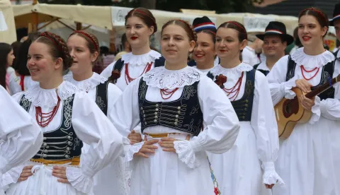 Vinkovci, 14. 09. 2025, 60. Vinkovačke jeseni. Dječji mimohod 2025. Mimohod dječjih folklornih skupina. KUD "Ivan Mažuranić" Karlovac.snimio GOJKO MITIĆ