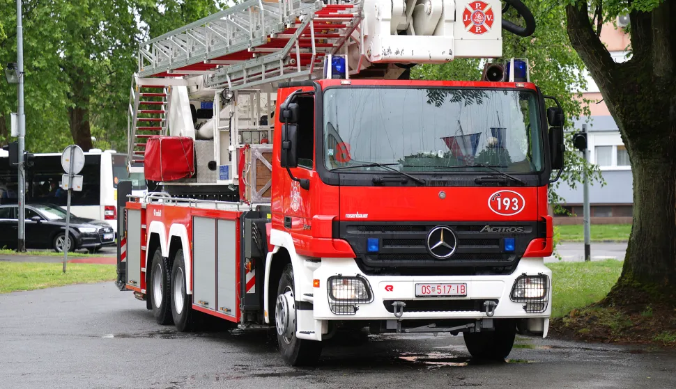 Osijek, 03. 05. 2024., I. G. Kovacica 2, vatrogasci, Radic, obilazak, obuka, dodjela zahvalnica, obiljezavanje zastitnika vatrogasaca povodom dana njihovog zastitnika - SV. Florijana, vatrogasno voziloSNIMIO BRUNO JOBST