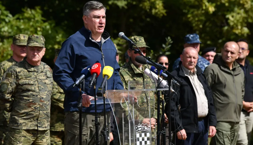 "Bez ljudi nema Hrvatske vojske. Bez Hrvatske vojske ne bi bilo moderne hrvatske države",poručio je danas predsjednik Republike i vrhovni zapovjednik Oružanih snaga Republike Hrvatske Zoran Milanović nakon što je pratio završnu združenu vojnu vježbu Borbena moć25 na Vojnom poligonu "Eugen Kvaternik" kod Slunja.