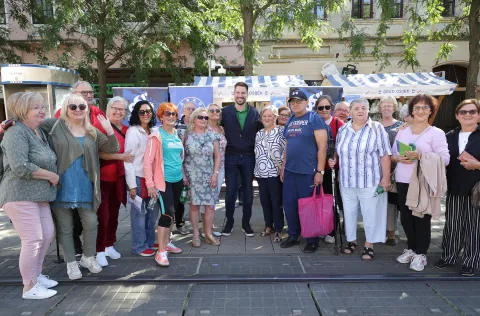 Osijek, 18. 09. 2025., Trg Ivana Pavla II; Europski tjedan mobilnosti; Ivan Radić; umirovljeniciSNIMIO BRUNO JOBST