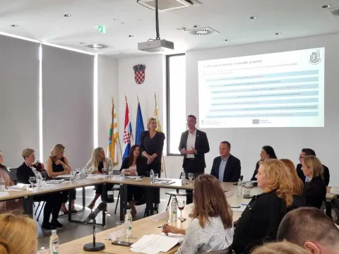 Vinkovci, sastanak predstavnika 22 grada sredi&scaron;ta urbanih područja