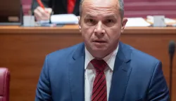 Zagreb, 03.12.2024. - U Hrvatskom saboru nastavkom sjednice započeo je Zahtjev oporbe za iskazivanjem povjerenja predsjedniku vlade Andreju Plenkoviću.Na fotografiji Siniša Hajdaš Dončić.foto HINA/ Edvard ŠUŠAK/ es