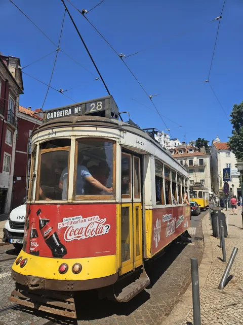 Melankolični fado, jako slatki kolači i šarene strme ulice