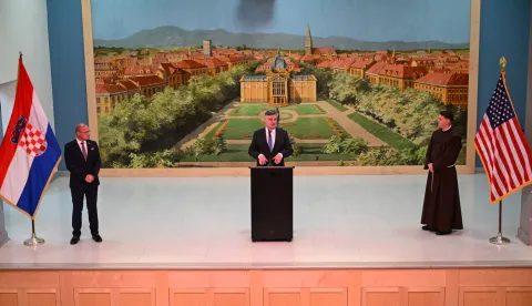 New York, 21.09.2025 - Predsjednik Republike Zoran Milanovi?i supruga Predsjednika Republike posjetili su u nedjelju ?upnu crkvu svetih ?irila i Metoda i sv. Rafaela i Hrvatski centar u New Yorku. foto HINA/ Ured predsjednika RH/ Marko BELJAN/ ik