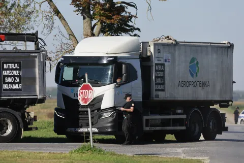 22.09.2025., Sokolovac - Pripreme i osiguranje farme svinja zbog pocetka usmrcivanja zarazenih svinja africkom svinjskom kugom Photo: Davor Javorovic/PIXSELL
