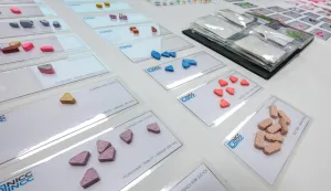 epa12345270 Drug samples are displayed during a press briefing from the National Institute of Criminalistics and Criminology (NICC) on the results of the analysis of more than 2,400 samples taken during the major festivals of 2024 and 2025 in Brussels, Belgium, 02 September 2025. EPA/OLIVIER MATTHYS