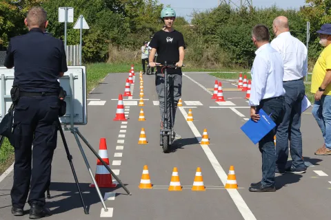 Osijek, 23. 09. 2025, AMK Slavonac, poligon za obuku. Sigurna vožnja e- romobilima.snimio GOJKO MITIĆ