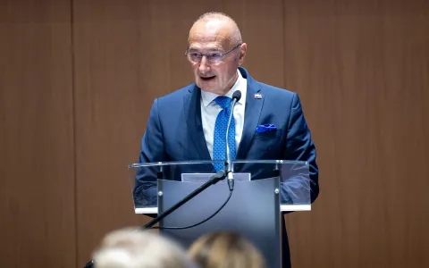 Zagreb, 27.08.2025 - U sklopu Konferencije veleposlanika, generalnih konzula, konzula i vojnih izaslanika Republike Hrvatske u Nacionalnoj i sveučili&scaron;noj knjižnici, ministrica vanjskih poslova i iseljeni&scaron;tva Palestine Varsen Aghabekian održala je izlaganje veleposlanicima. Na slici ministar vanjskih i europskih poslova Republike Hrvatske Gordan Grlić Radman.foto HINA/ Damir SENČAR/ds