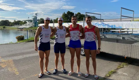 VESLANJE SINKOVIĆ, LONČARIĆ, ČETVERAC BEZ KORMILARARUJAN 2025. USTUPLJENA FOTOGRAFIJA