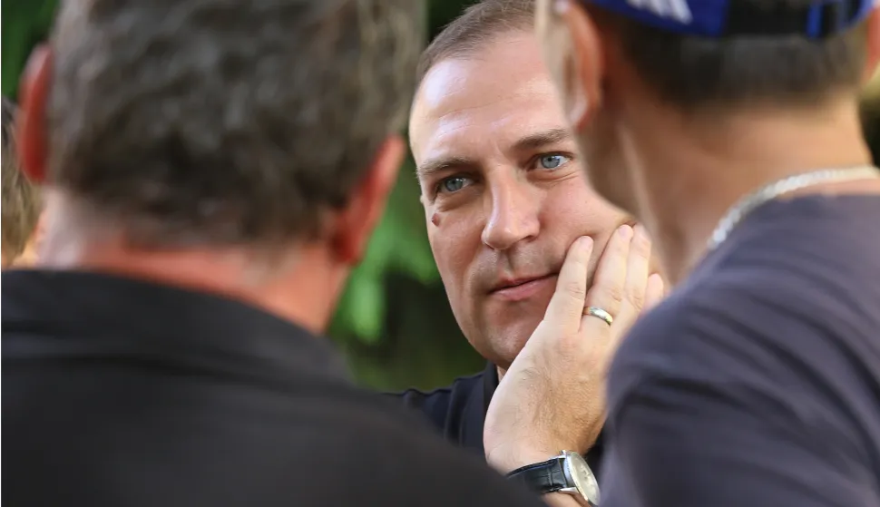 Osijek, 23. 09. 2025, Dvorište Županijske 4, press na temu: Treći nacionalni sastanak Nacionalnog kriznog stožera za kontrolu i suzbijanje afričke svinjske kuge na području Republike Hrvatske, epidemiološka situacija zbog afričke svinjske kuge na objektima na području OBŽ i Vukovarsko - srijemske županije. Ministrar poljoprivrede i ribarstva David Vlajčić.snimio GOJKO MITIĆ