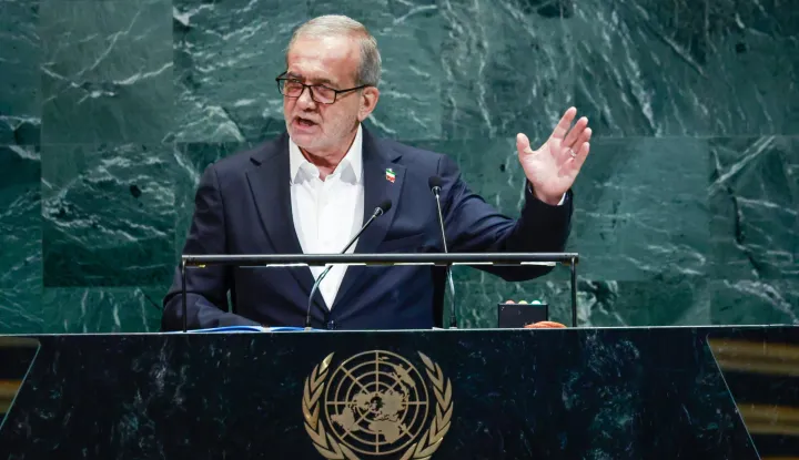 epa12402025 President of Iran Masoud Pezeshkian speaks during the General Debate of the 80th session of the United Nations General Assembly (UNGA) at the United Nations headquarters in New York, USA, 24 September 2025. EPA/KENA BETANCUR